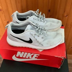 Woman’s Nike Roshe One